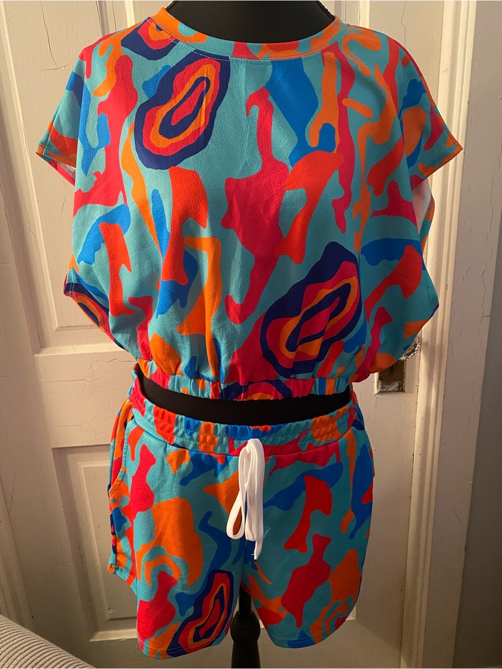 SHEIN Aqua Multi Abstract Drawstring Shorts Set - Picture 4 of 8
